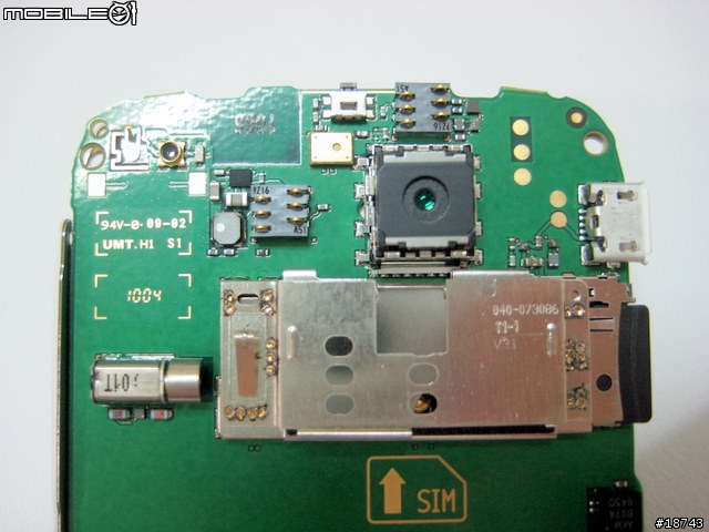 [分享] Nokia E72 脫光光的拆機照