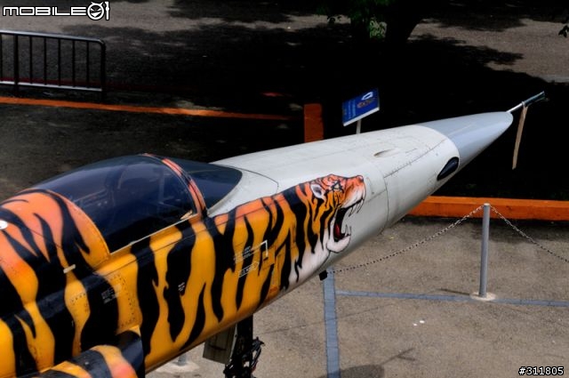 AIDC的TIGER 2001