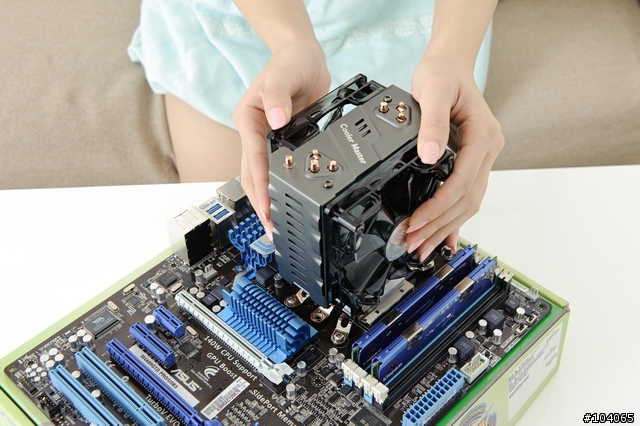 桌布釋出，27P，美女Sophie「開核」初體驗--華碩ASUS M4A89GTD PRO/USB3