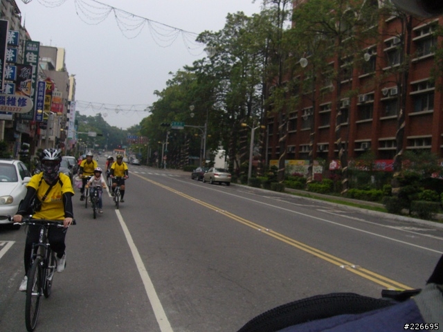 [分享]10-04-25愛心義賣園遊會