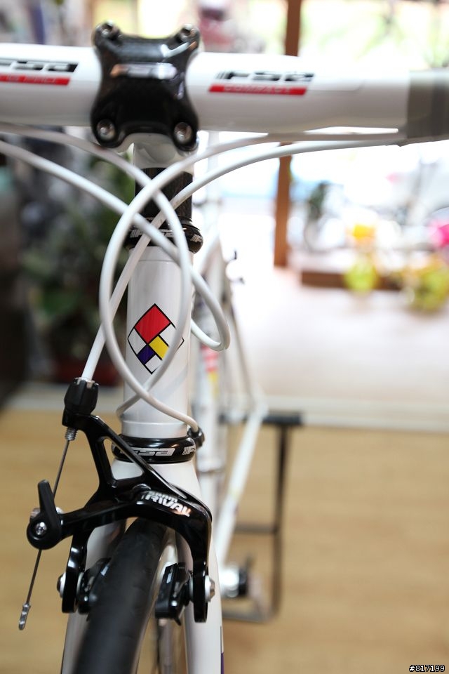 [ 開箱 ] Rikulau 853 Mondrian (蒙德里安)