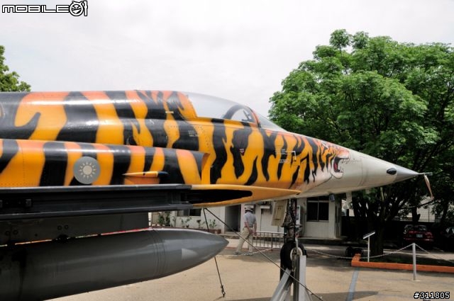 AIDC的TIGER 2001
