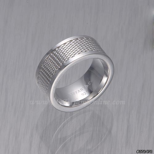 請教Tiffany&Co 適合男生使用的戒指款式?
