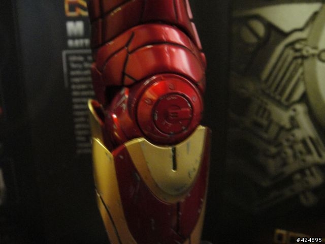 【非專業開箱】鋼鐵人 MARK III 戰損版(IRON MAN Battle Damaged Version)