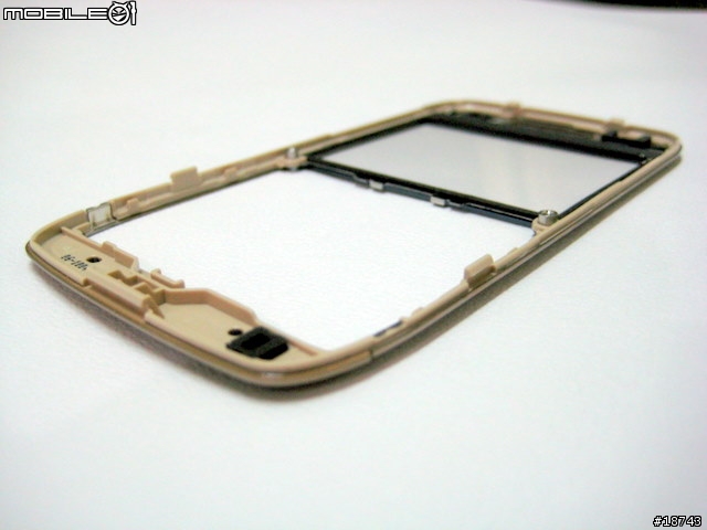 [分享] Nokia E72 脫光光的拆機照