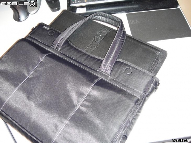 {時尚+質感的Vaio 肩背/攜行包} VGP-MBC30 Vaio Bag Collection