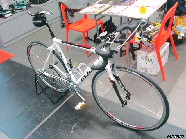 【開箱文】 FUJI  10年 ROUBAIX 2.0