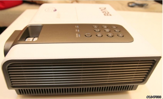 BenQ W1000 不專業開箱文