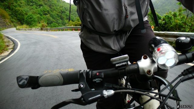 [遊記] 烏來雨中單車越野樂....卡拉莫基步道+哈盆越嶺古道(半程)