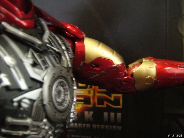 【非專業開箱】鋼鐵人 MARK III 戰損版(IRON MAN Battle Damaged Version)