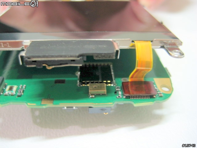 [分享] Nokia E72 脫光光的拆機照