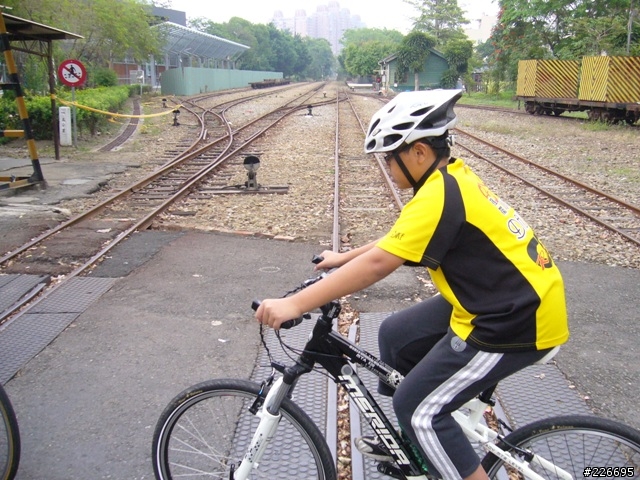 [分享]10-04-25愛心義賣園遊會