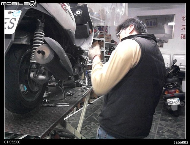 [分享]化油Racing150安裝飛旋踏板