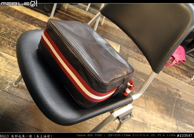 [淚奔開箱] BALLY 2010年式全皮革經典紅白值星帶斜背包