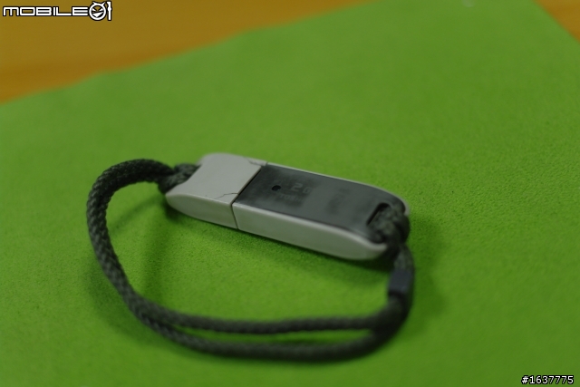 [開箱]創見USB3.0 2.5吋隨身硬碟 給你三倍速的快感~