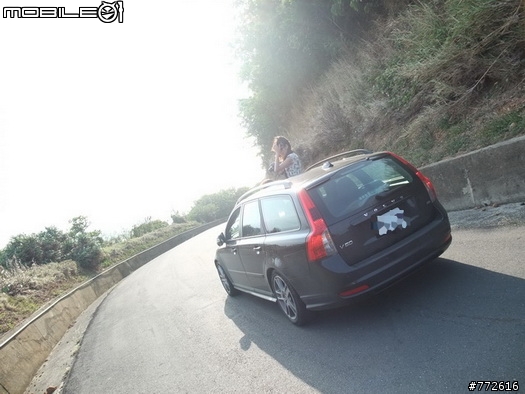 (4/22更新)遲來的開箱文~墾丁春浪陽光沙灘放肆玩XD 我的VOLVO V50 現醜啦(女王加爆乳妹~女王拍的XD) 釋出隱藏版
