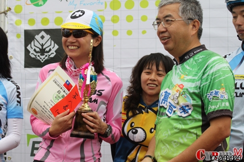 剛出爐:  4/12 五指山自行車大賽   終點前500米