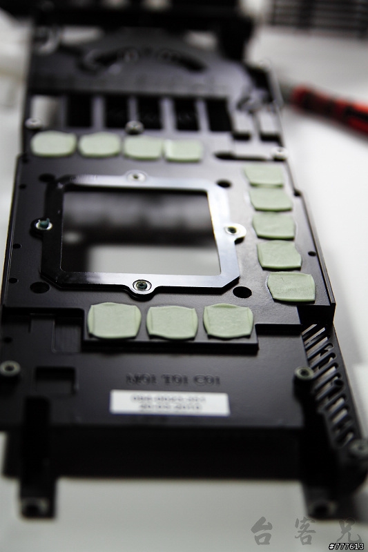 NVIDIA新一代卡王Fermi EVGA GTX480開箱嚕!