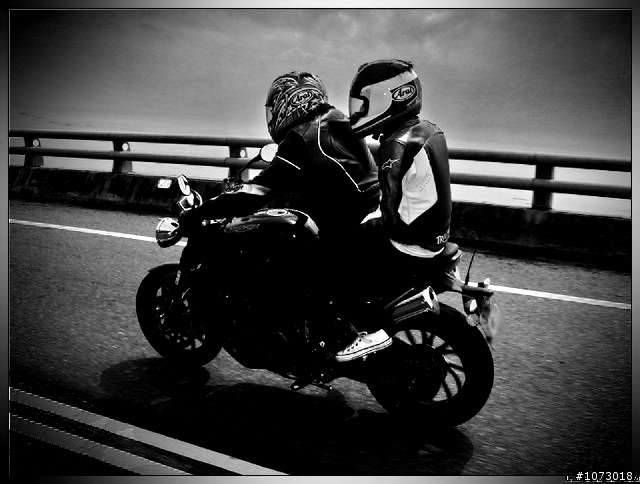 TRIUMPH SPEED TRIPLE1050 ARROW SILENCER開箱文....