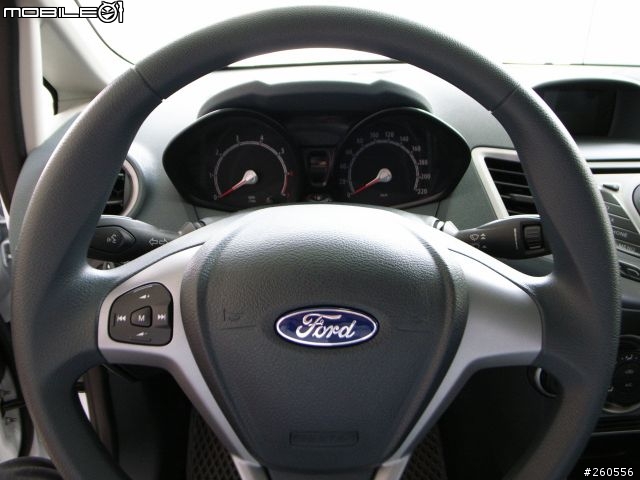 Ford Fiesta 1.4 展示間簡易開箱