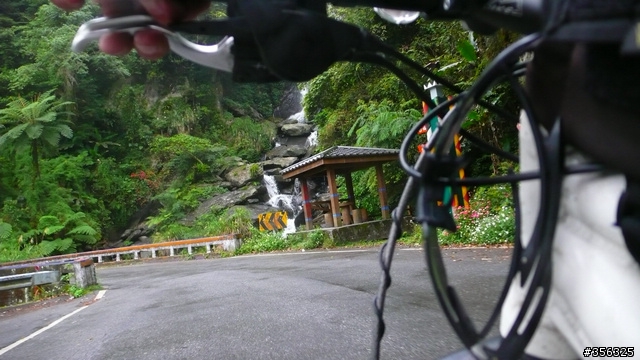 [遊記] 烏來雨中單車越野樂....卡拉莫基步道+哈盆越嶺古道(半程)