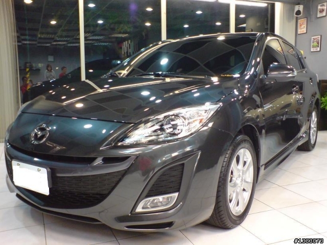 4/10 交車 NEW MAZDA3 2.05D 小灰美容開箱