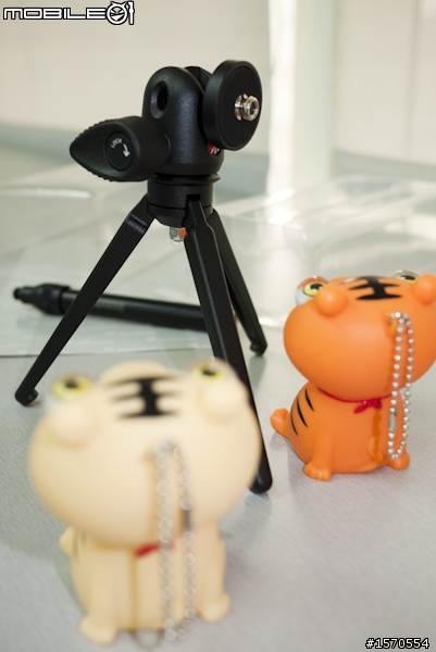 兩隻老虎的新玩具，Manfrotto 209 492 套組腳架
