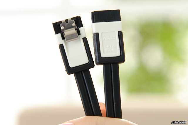桌布釋出，27P，美女Sophie「開核」初體驗--華碩ASUS M4A89GTD PRO/USB3