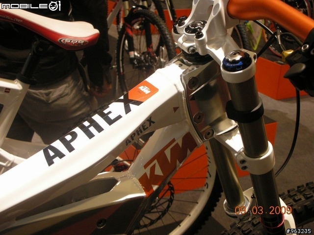 demo 8 vs ktm tribute