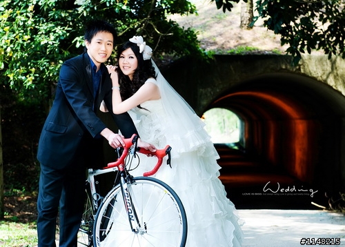 我要結婚了~~附上單車入婚紗照片