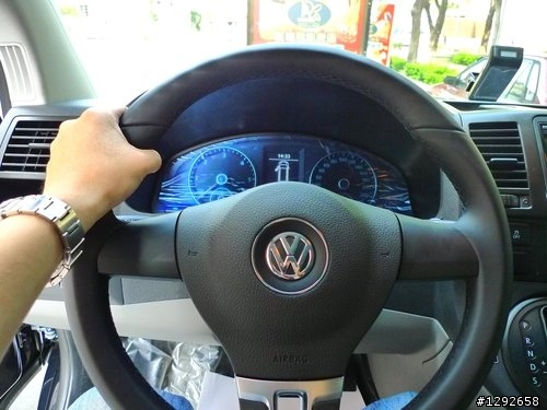 新車開箱文~~VW T5 2.0 TDI 長軸版開箱試駕