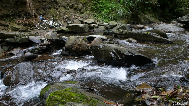 [遊記] 烏來雨中單車越野樂....卡拉莫基步道+哈盆越嶺古道(半程)