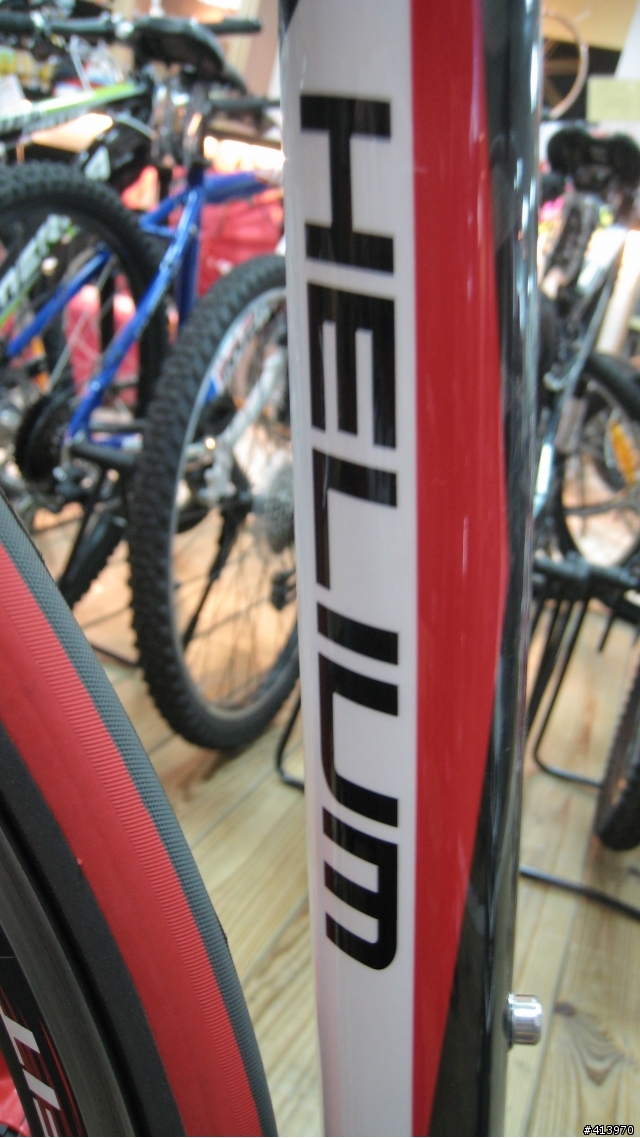 心中的夢幻車種-比利時公路車Ridley Helium(1002A)開箱文