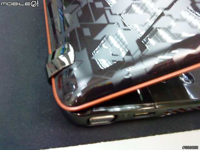 【開箱補完計畫】C/P值頗高的家用旗艦 lenovo IdeaPad Y560 06464CV 4/22 update...