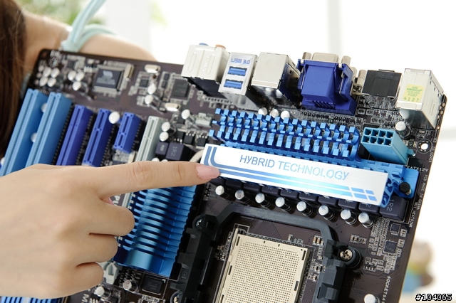 桌布釋出，27P，美女Sophie「開核」初體驗--華碩ASUS M4A89GTD PRO/USB3