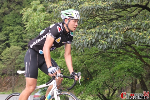 剛出爐:  4/12 五指山自行車大賽   終點前500米