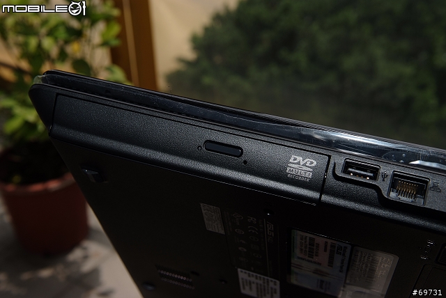 《熊寶貝》新妝上市，ASUS K42JV
