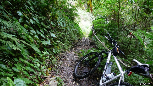 [遊記] 烏來雨中單車越野樂....卡拉莫基步道+哈盆越嶺古道(半程)