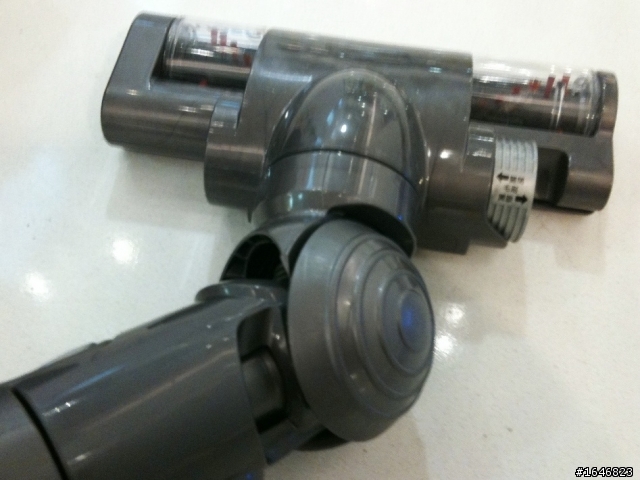 輕巧好用的小變型金剛dyson dc26 allergy吸塵器的自爽圖文開箱分享!