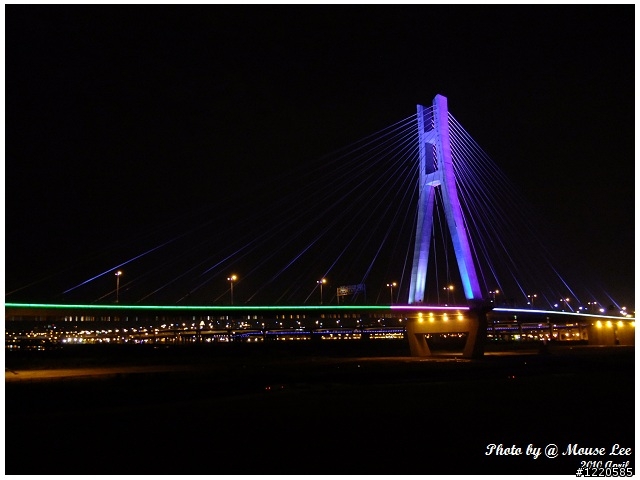 又多了一座美麗的彩虹橋(重陽橋旁)
