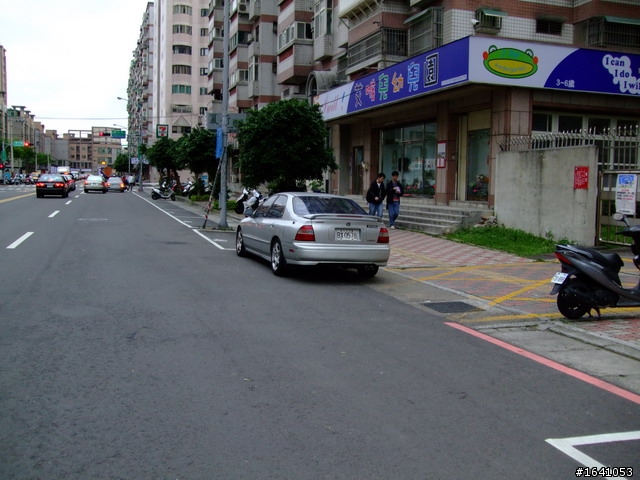台北有錢沒地方停車,我可是有位置我也不停勒,,怎樣