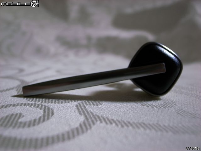 [敗家報告] 時尚洗鍊新選擇 - Plantronics Discovery 975 實測