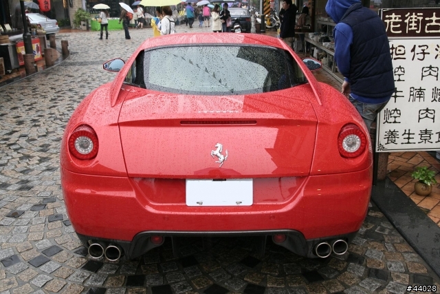 巧遇新新一代馬王 Ferrari 599 GTB