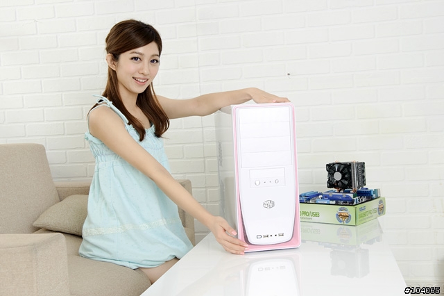 桌布釋出，27P，美女Sophie「開核」初體驗--華碩ASUS M4A89GTD PRO/USB3