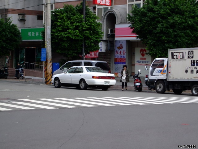 台北有錢沒地方停車,我可是有位置我也不停勒,,怎樣