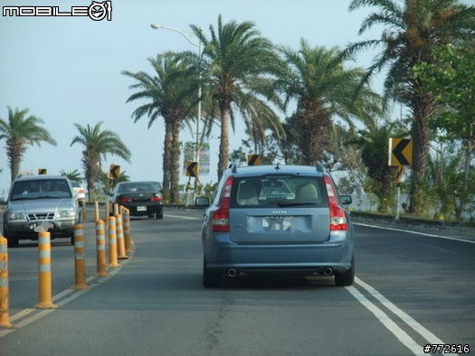 (4/22更新)遲來的開箱文~墾丁春浪陽光沙灘放肆玩XD 我的VOLVO V50 現醜啦(女王加爆乳妹~女王拍的XD) 釋出隱藏版