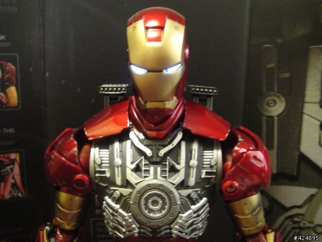【非專業開箱】鋼鐵人 MARK III 戰損版(IRON MAN Battle Damaged Version)