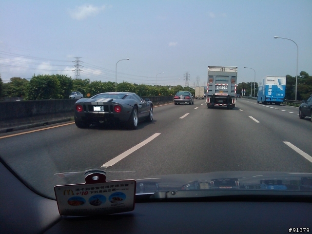 請教各位大大這是什麼廠牌的車?
