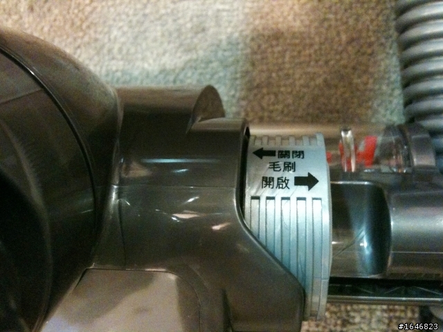輕巧好用的小變型金剛dyson dc26 allergy吸塵器的自爽圖文開箱分享!