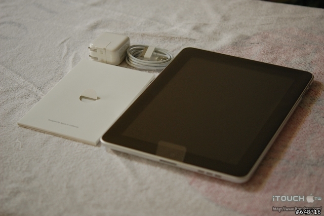 [開箱]iPad外加iPad Case、iPad Dock